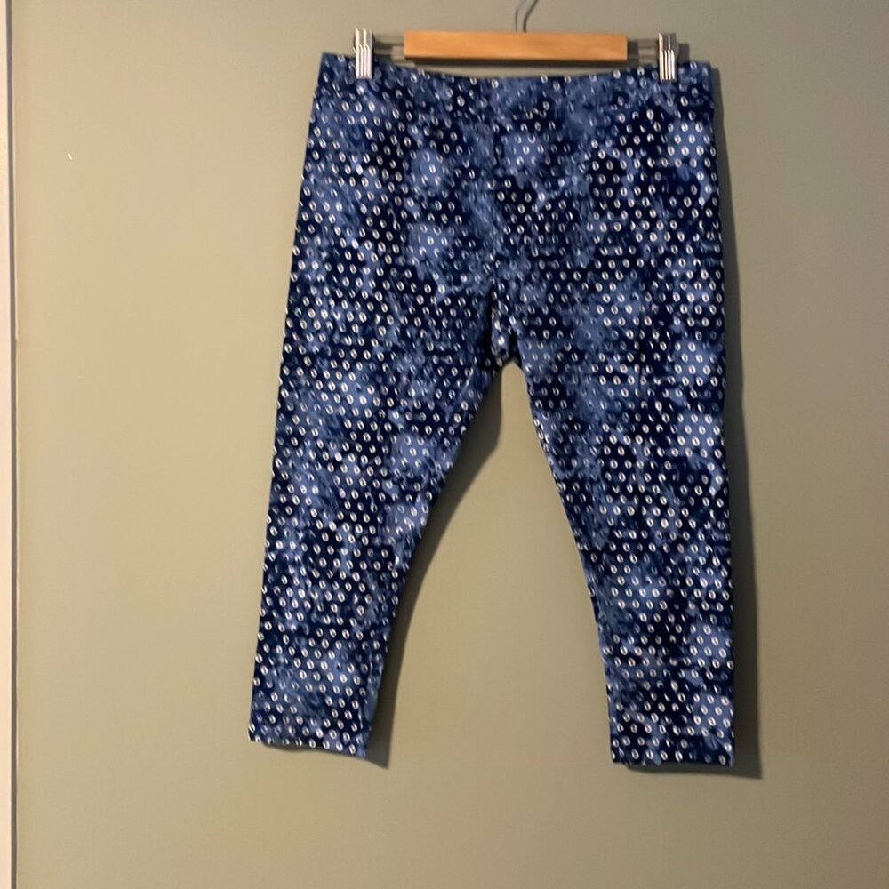 Style & Co Women's PL Legging Mid-rise Capri Length 28" Waist 32" Inseam 20"